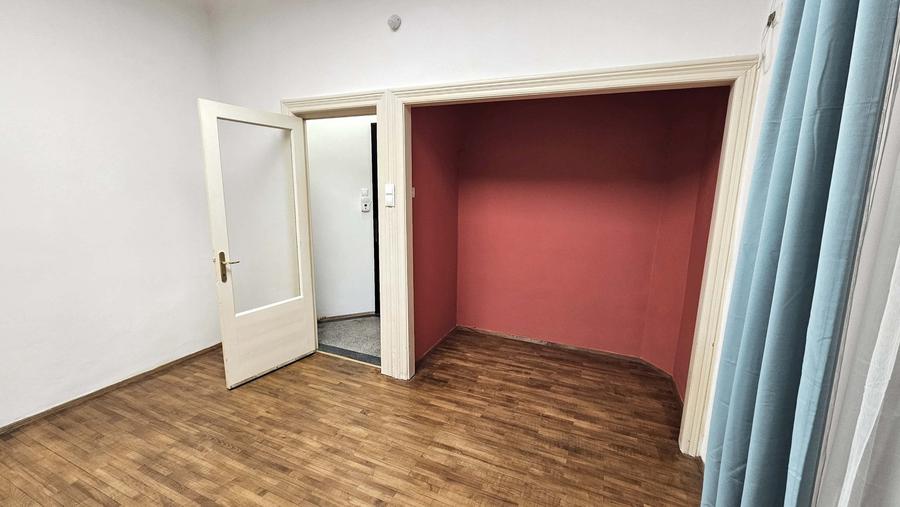Garsonieră circulară în P-ța Rosetti