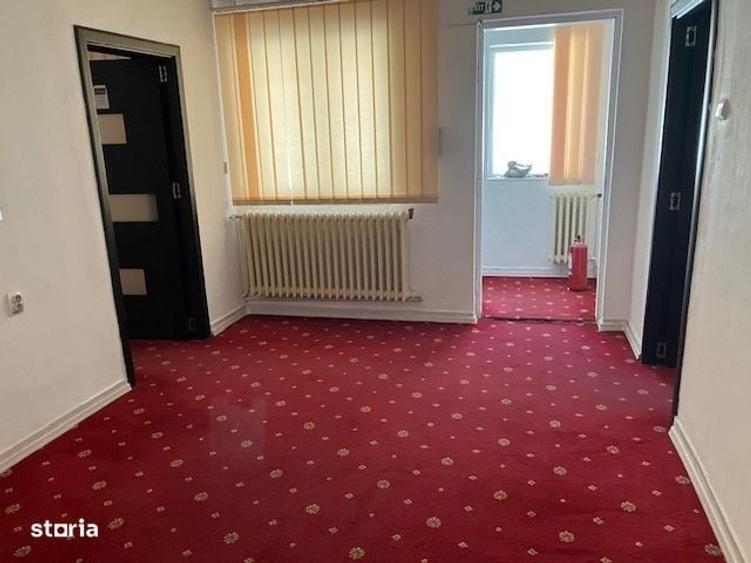 Casă cu 4 camere în Vatra Luminoasă