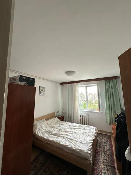 Apartament cu 4 camere decomandat în Rahova