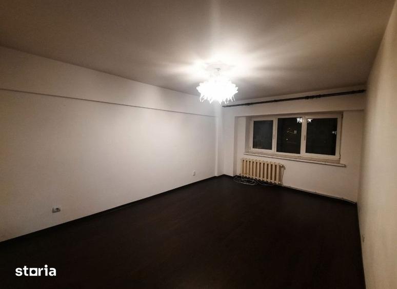 Apartament cu 4 camere în Mărăței
