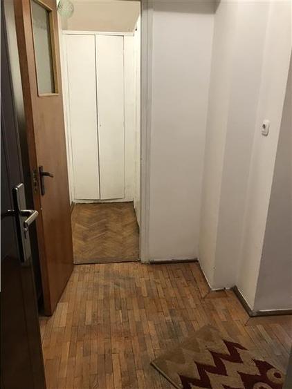 Garsonieră decomandată, mobilată în Universitate