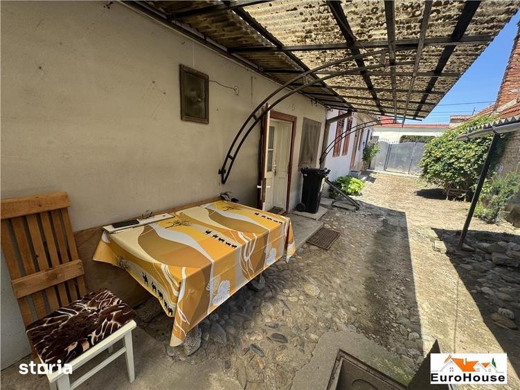 Casă cu 4 camere cu Teren 569 Mp în Central