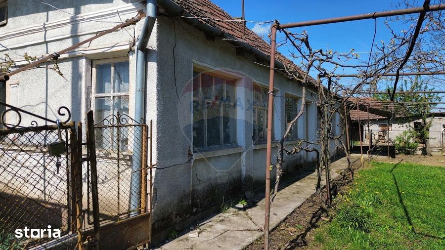 Casă cu 3 camere cu Teren 5000 Mp în Craidorolț