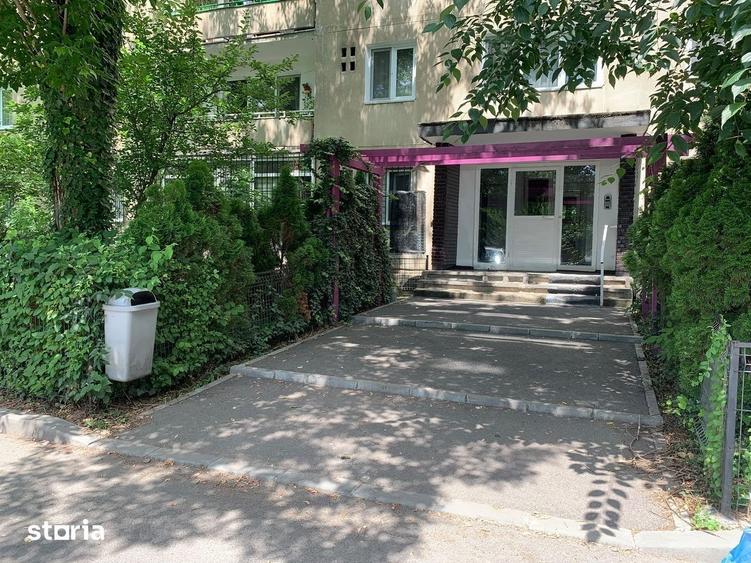 Apartament cu 3 camere în Berceni
