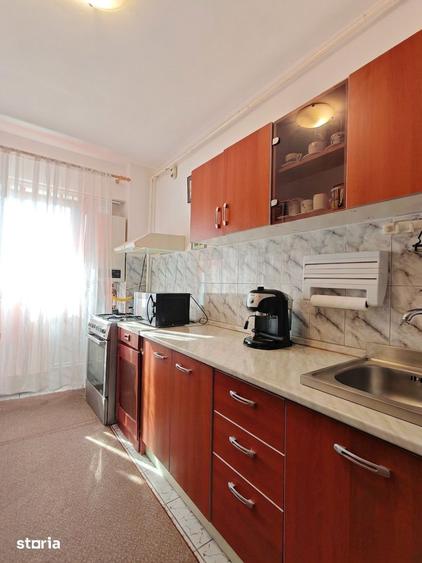 Apartament cu 2 camere decomandat, mobilat în Far