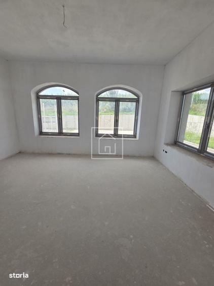 Casă cu 4 camere în Central