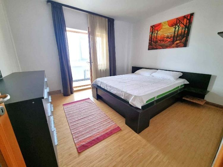 Apartament cu 3 camere semidecomandat în Dacia