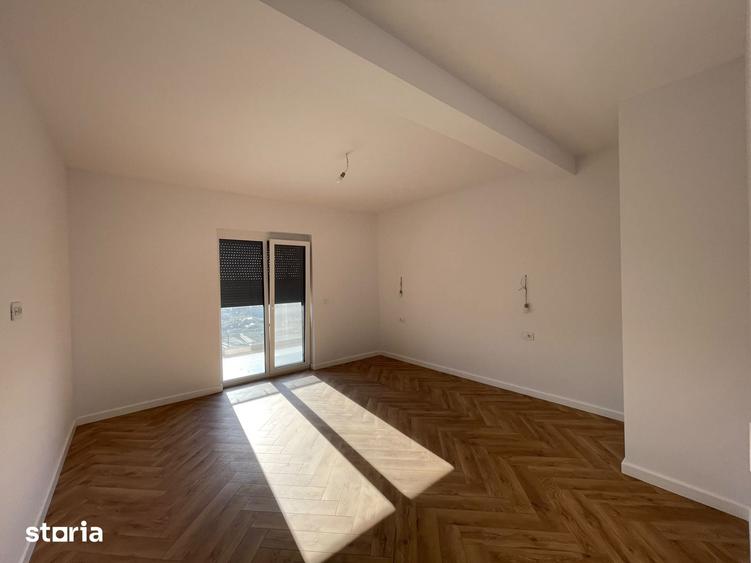 Casă cu 4 camere cu Teren 325 Mp în Sânandrei