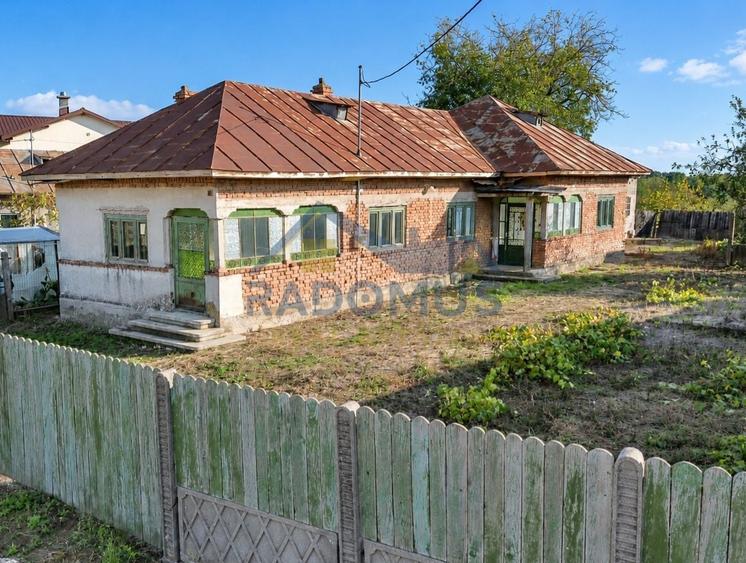 Casă individuală cu 5 camere cu Canalizare în Poienarii-Rali