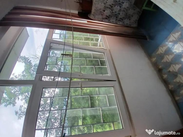 Apartament cu 2 camere decomandat în