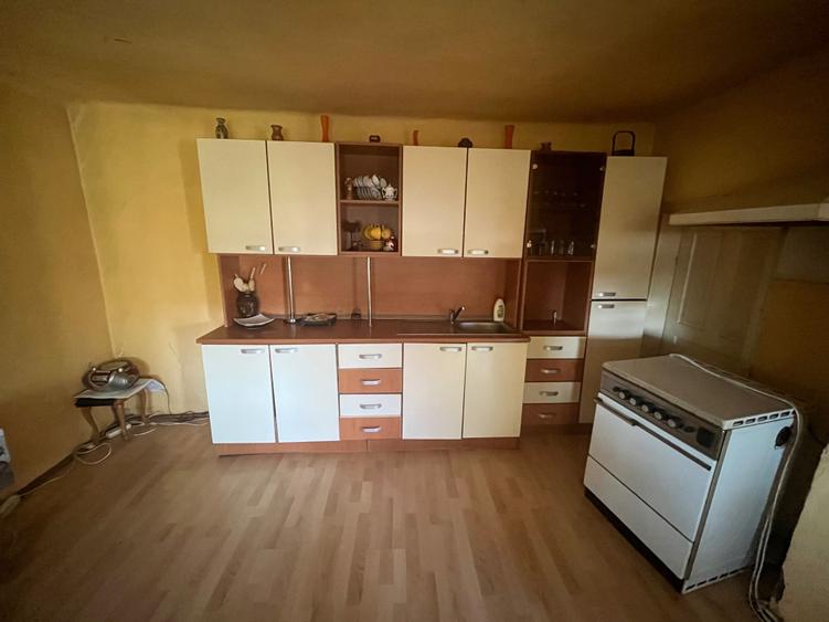 Casă cu 2 camere în Central