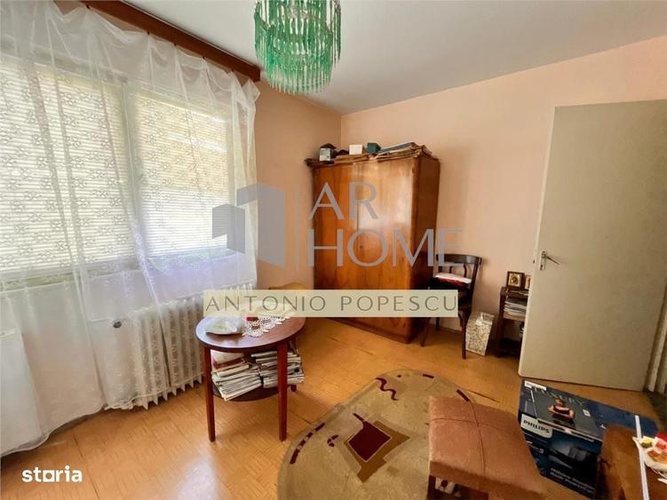 Apartament cu 3 camere semidecomandat în Lipănești