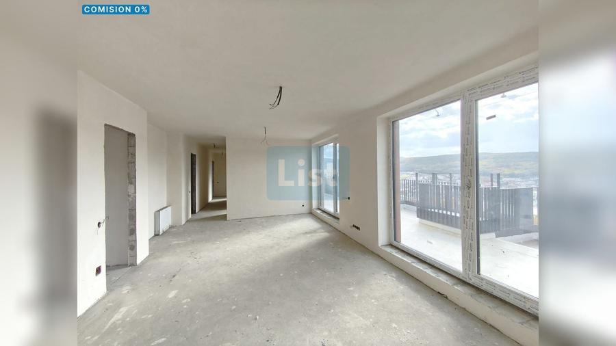 Apartament cu 5 camere semidecomandat în Zorilor
