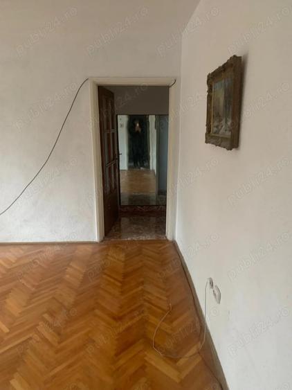 Apartament cu 3 camere semidecomandat în Nord