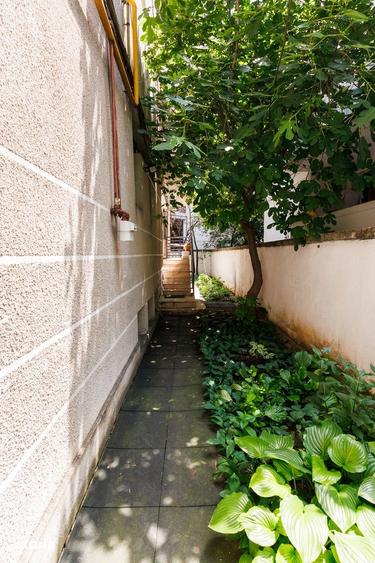 Apartament cu 3 camere decomandat în Primăverii