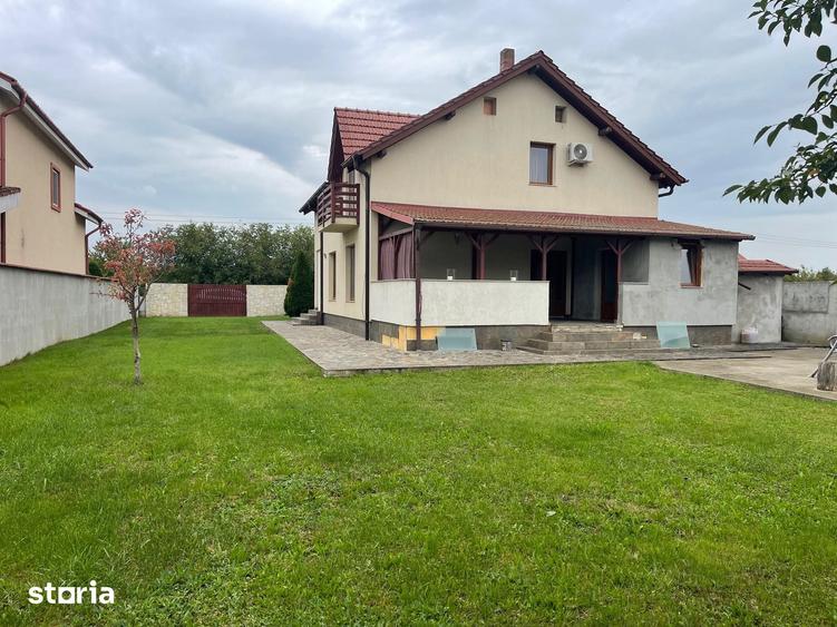 Casă cu 4 camere cu Teren 1000 Mp în Odoreu