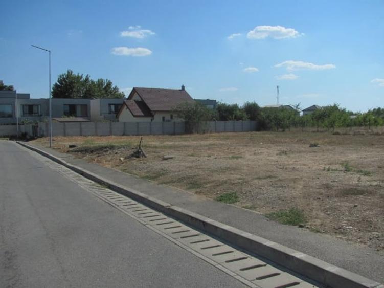 Teren Construcții intravilan de 1000 mp, în Prelungirea Ghencea