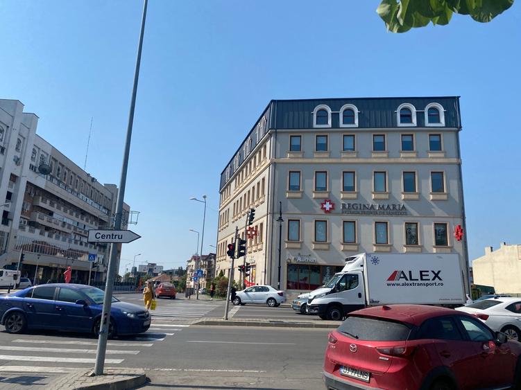 Spațiu comercial, de 500 mp, în Central