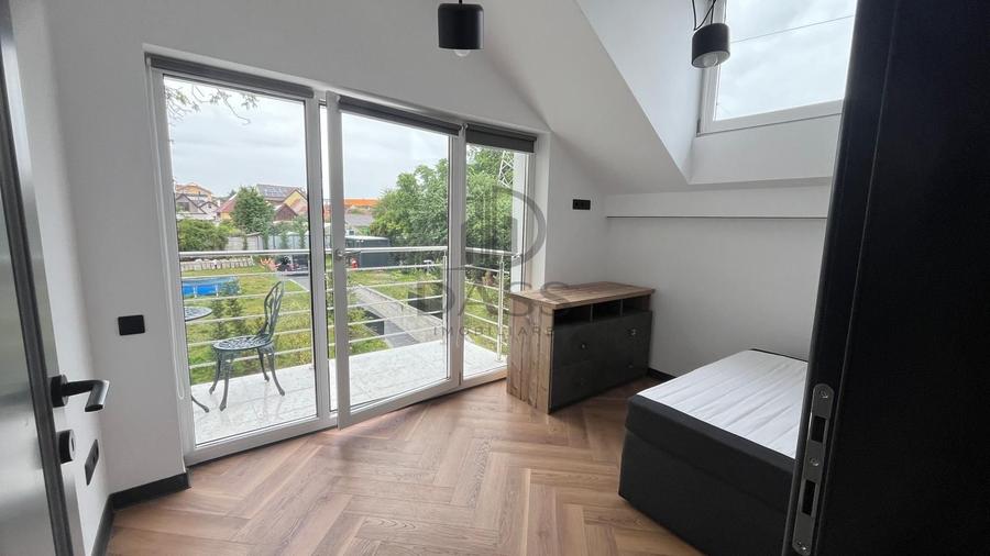 Apartament cu 3 camere semidecomandat, mobilat în Turnișor