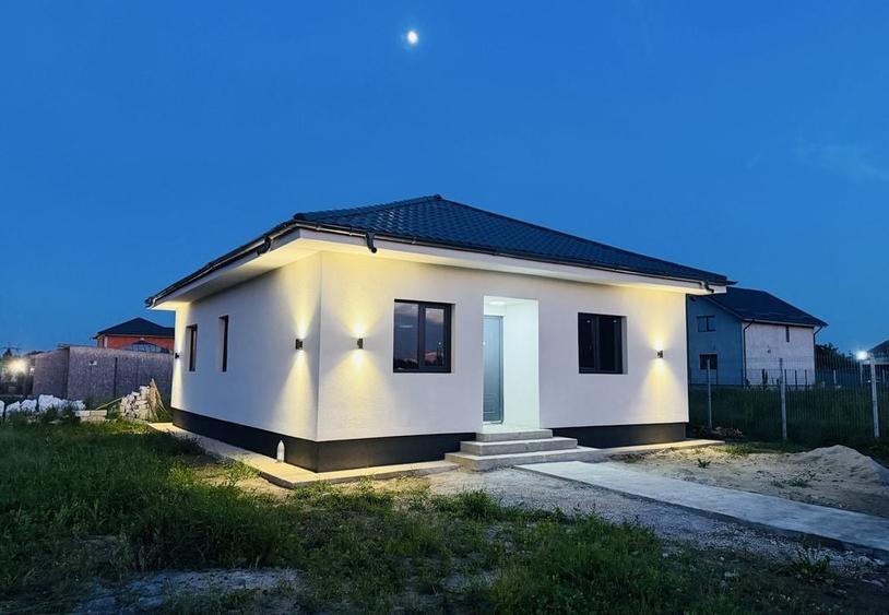 Casă cu 3 camere în Dumitrana