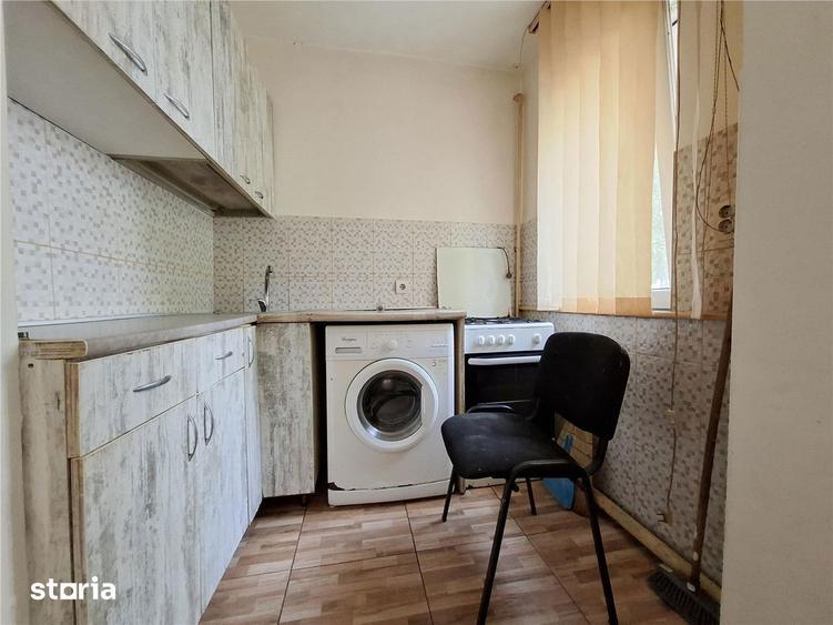 Apartament cu 2 camere, mobilat în Podu Roș