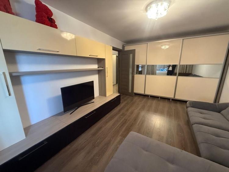 Apartament cu 3 camere decomandat în Anda
