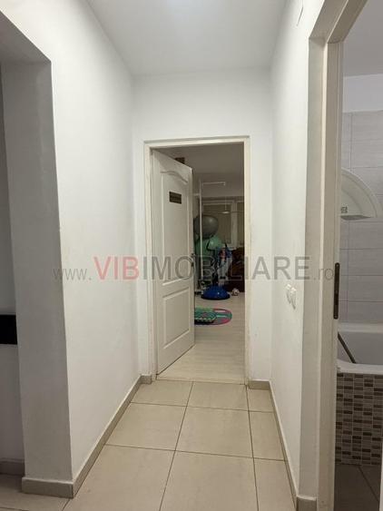 Apartament cu 3 camere semidecomandat în Mihai Bravu