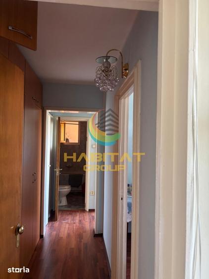Apartament cu 3 camere semidecomandat în Berceni