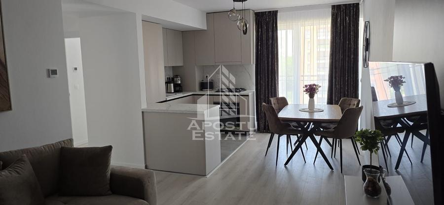 Apartament cu 3 camere semidecomandat, mobilat în Lipovei