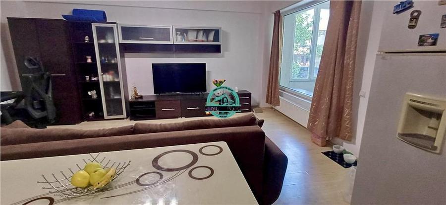 Apartament cu 3 camere decomandat, mobilat în 1848
