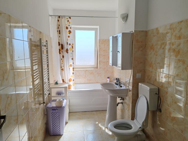Apartament cu 2 camere decomandat, mobilat în Sânpetru
