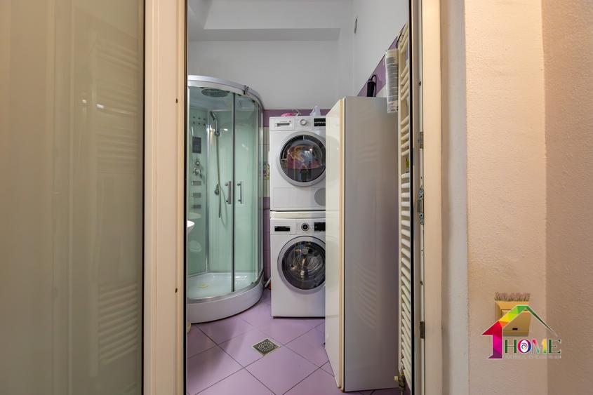 Casă individuală cu 9 camere cu Canalizare în Ultracentral