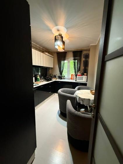 Apartament cu 3 camere decomandat, mobilat în Dristor