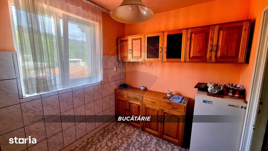 Apartament cu 3 camere, mobilat în Central