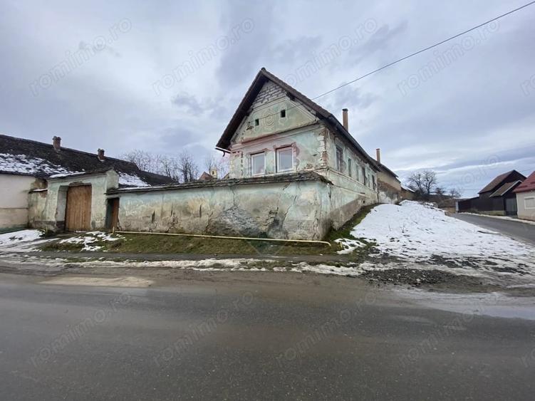 Casă cu Teren 2810 Mp în Chirpăr