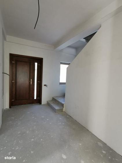 Casă cu 4 camere în Tomis Nord