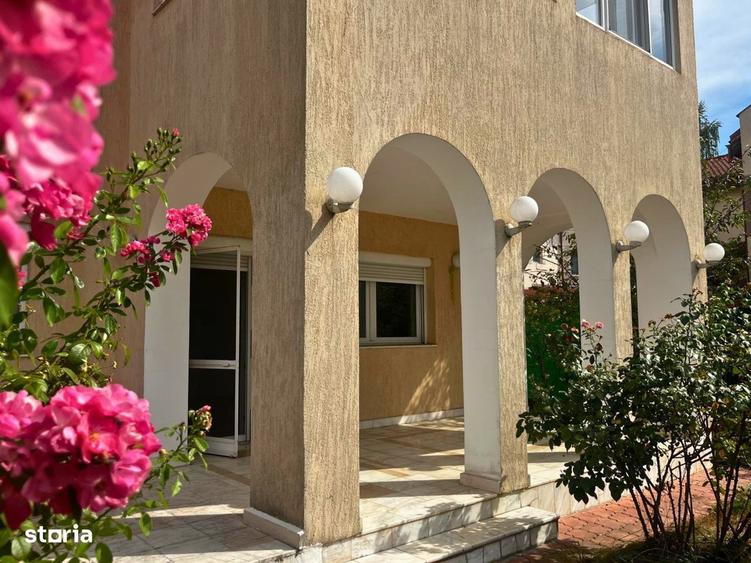 Casă cu 3 camere cu Teren 302 Mp în Central