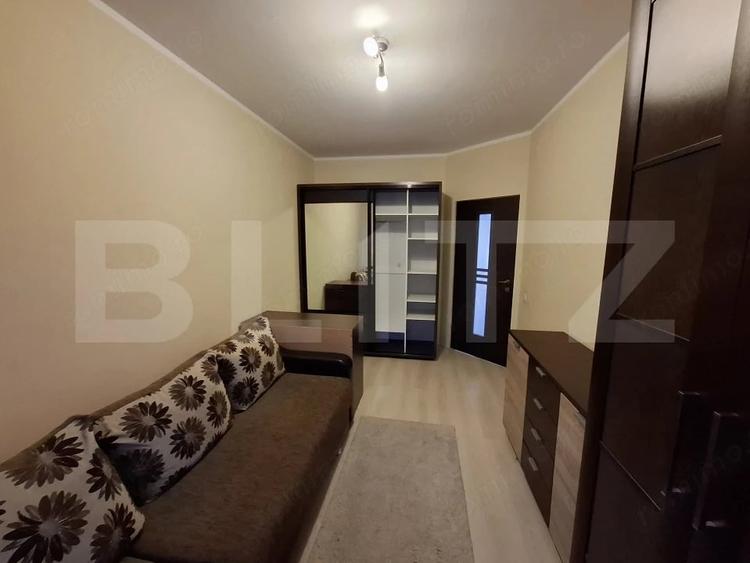 Apartament cu 3 camere de vanzare,zona Micro 16 - 18