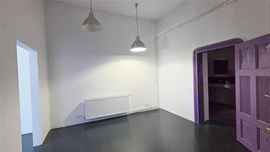 Apartament cu 4 camere semidecomandat, mobilat în Iosefin