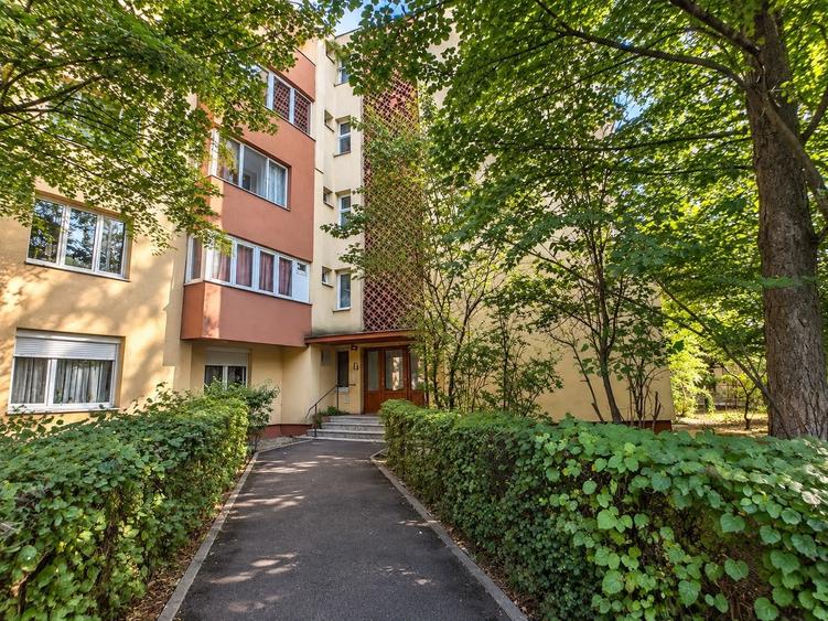 Apartament cu 2 camere decomandat, mobilat în Plopilor