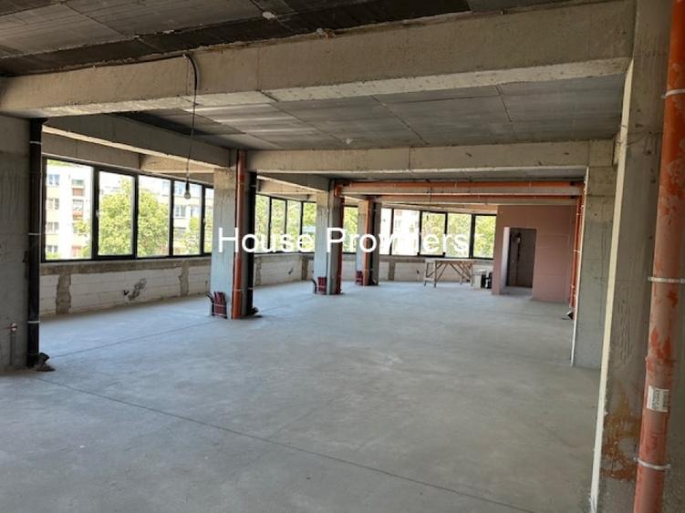 Spațiu comercial, de 530 mp, în Drumul Taberei