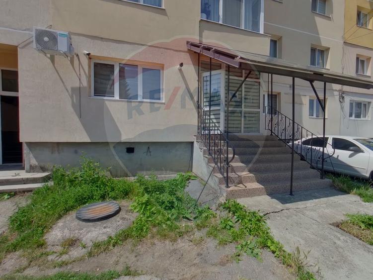 Birou, de 63.520000457764 mp, în Central