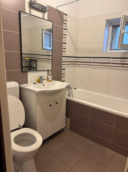 Apartament cu 3 camere semidecomandat în Timpuri Noi
