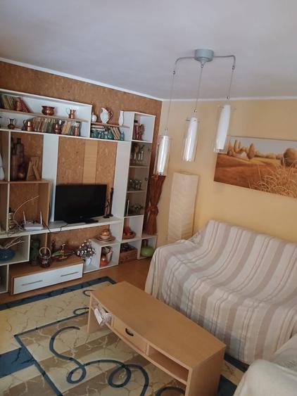 Apartament cu 2 camere decomandat în Micro 20