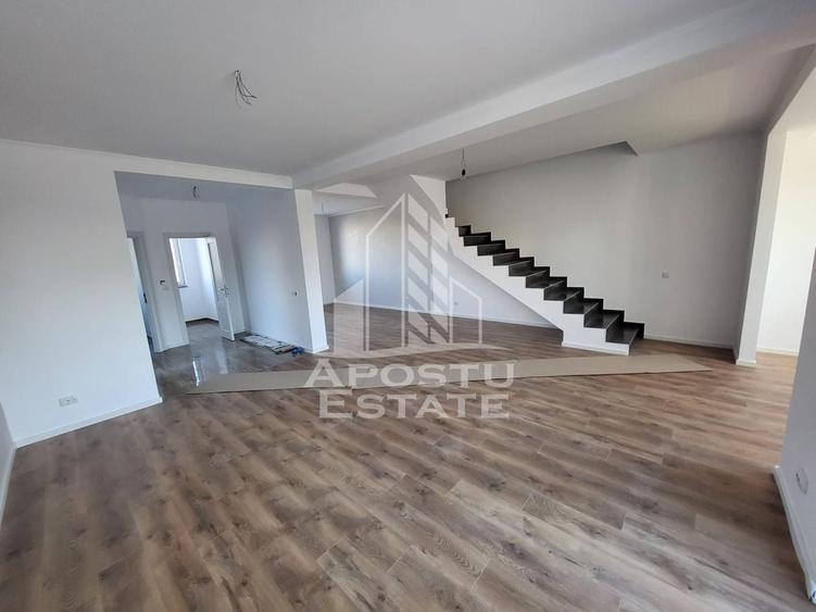Casă individuală cu 5 camere cu Canalizare în Moșnița Nouă
