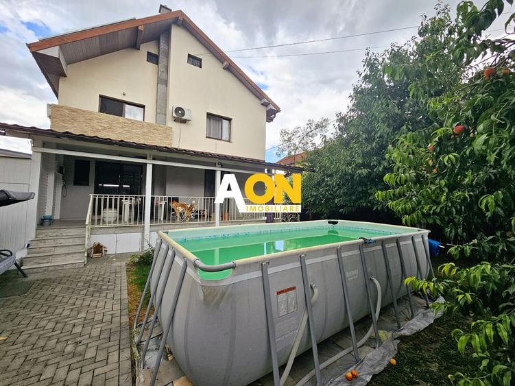 Casă individuală cu 5 camere cu Canalizare în Partoș
