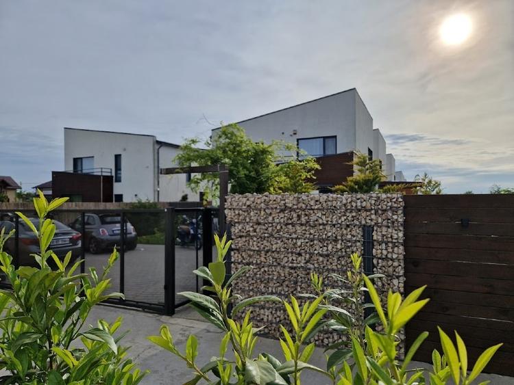 Casă individuală cu 3 camere cu Garaj în Tunari