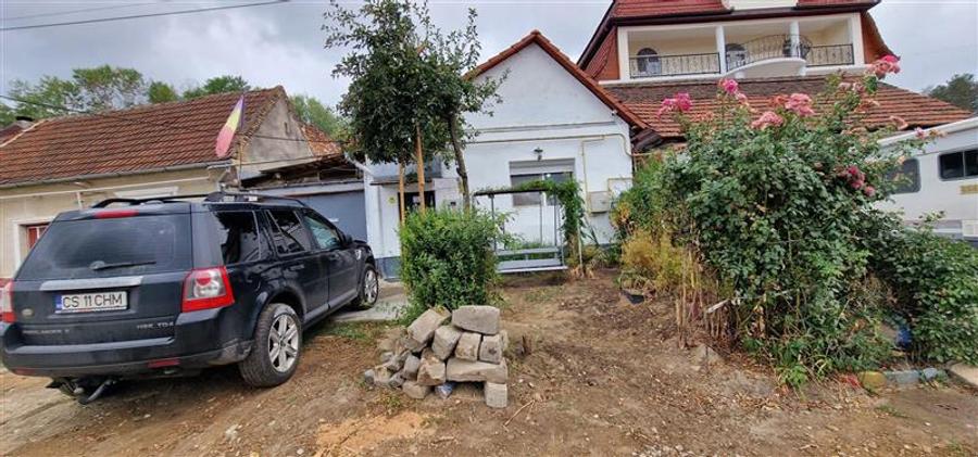 Casă individuală cu 11 camere cu Canalizare în Exterior Vest