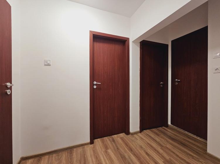 Apartament cu 3 camere decomandat, mobilat în Nerva Traian
