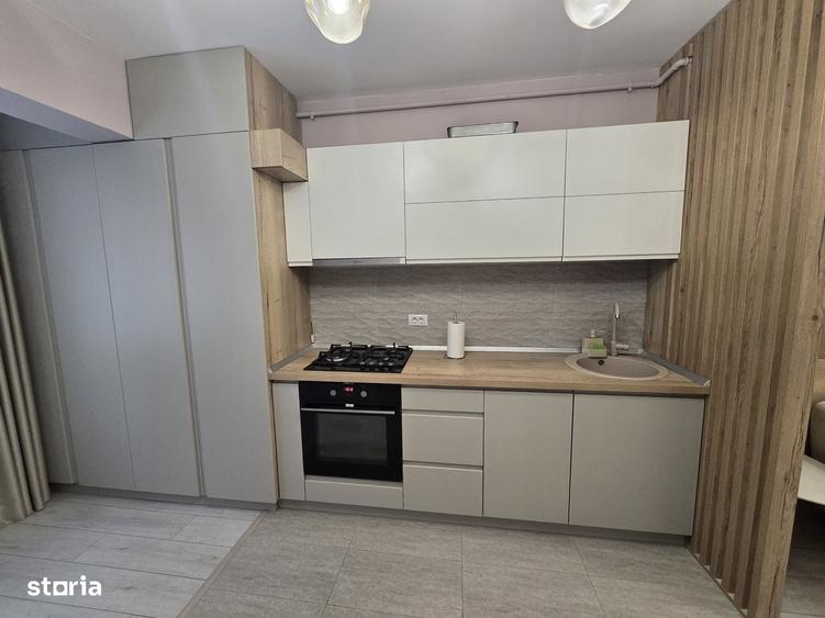 Apartament cu 2 camere decomandat în Titan